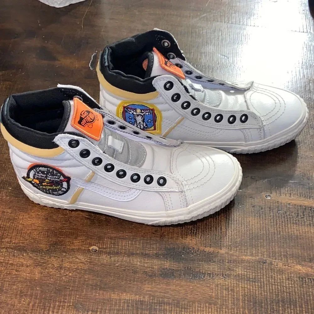 Vans Sk8-Hi 46 MTE DX "Space Voyager"  "True White" colorway, a collab NASA.